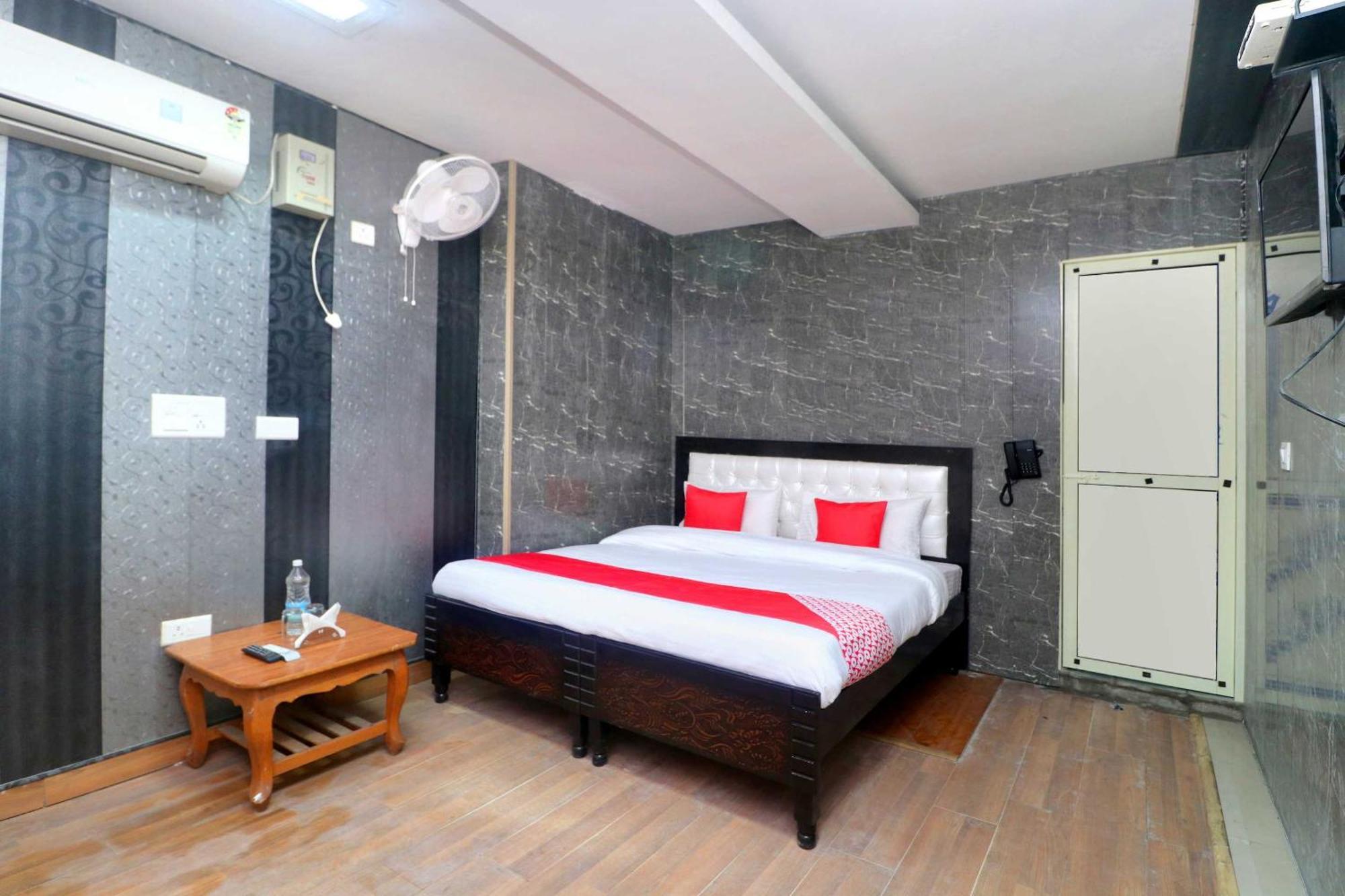 Oyo Hotel Aryan Plaza Chandigarh Exterior photo