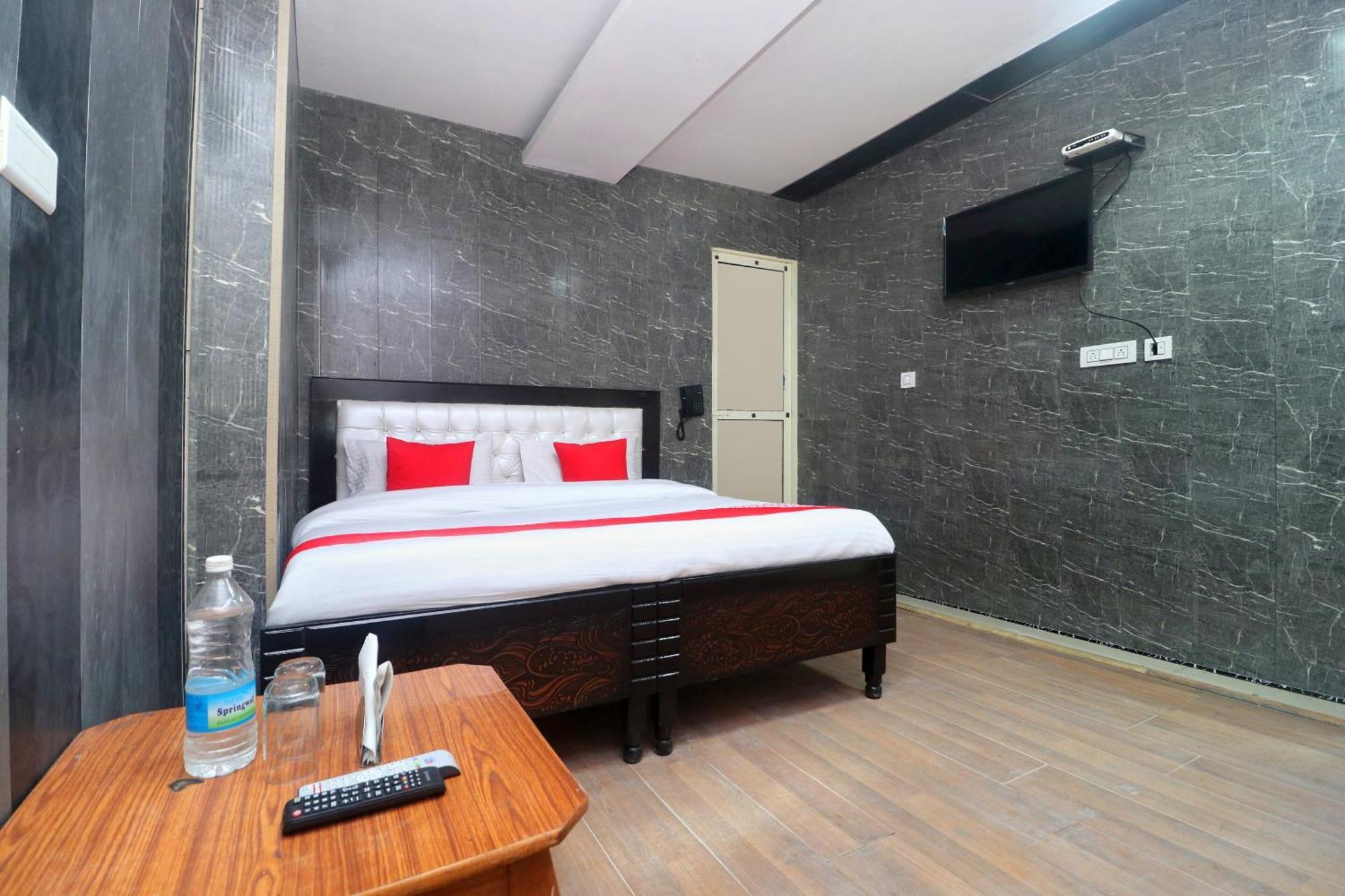 Oyo Hotel Aryan Plaza Chandigarh Exterior photo