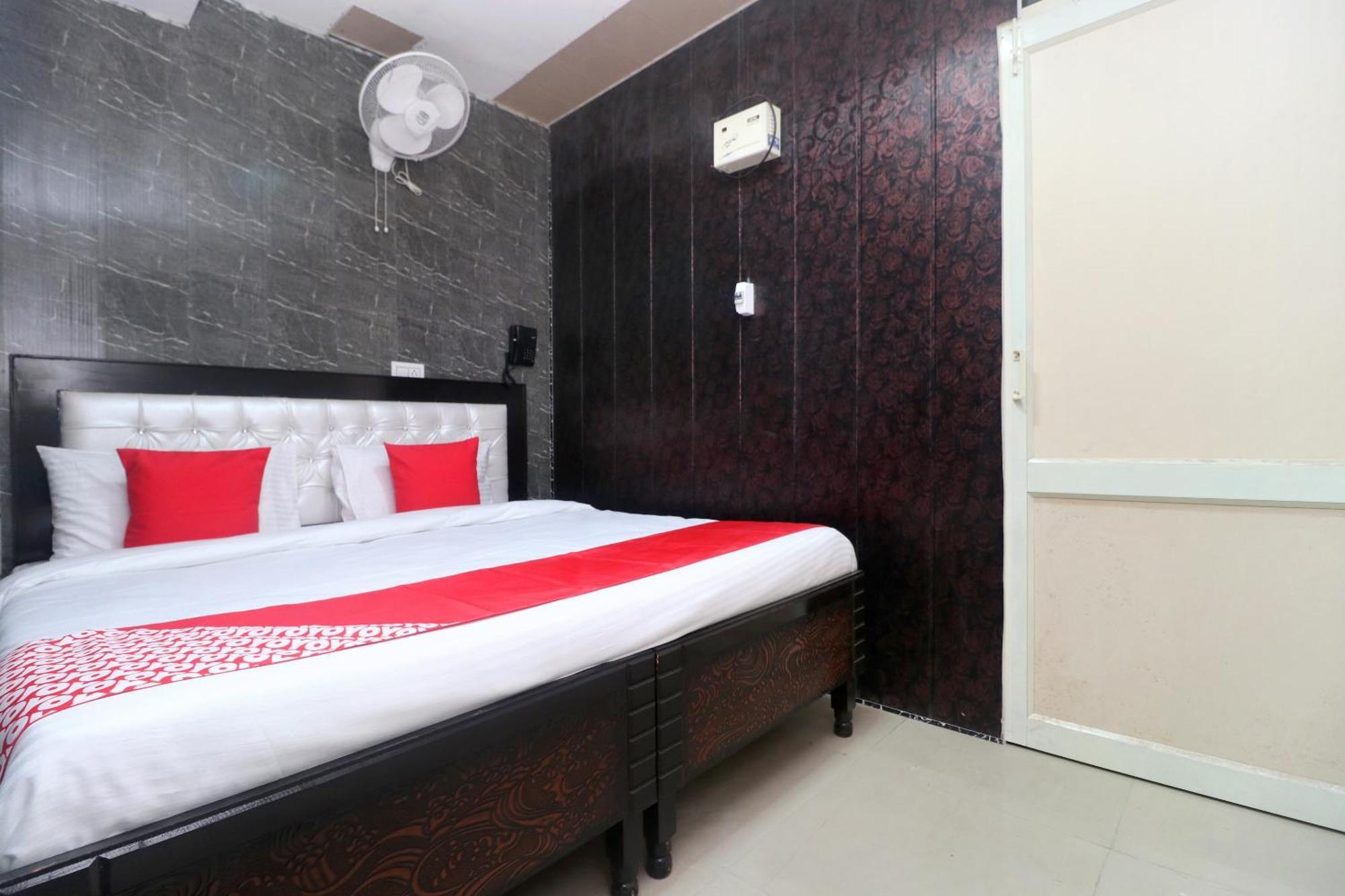 Oyo Hotel Aryan Plaza Chandigarh Exterior photo
