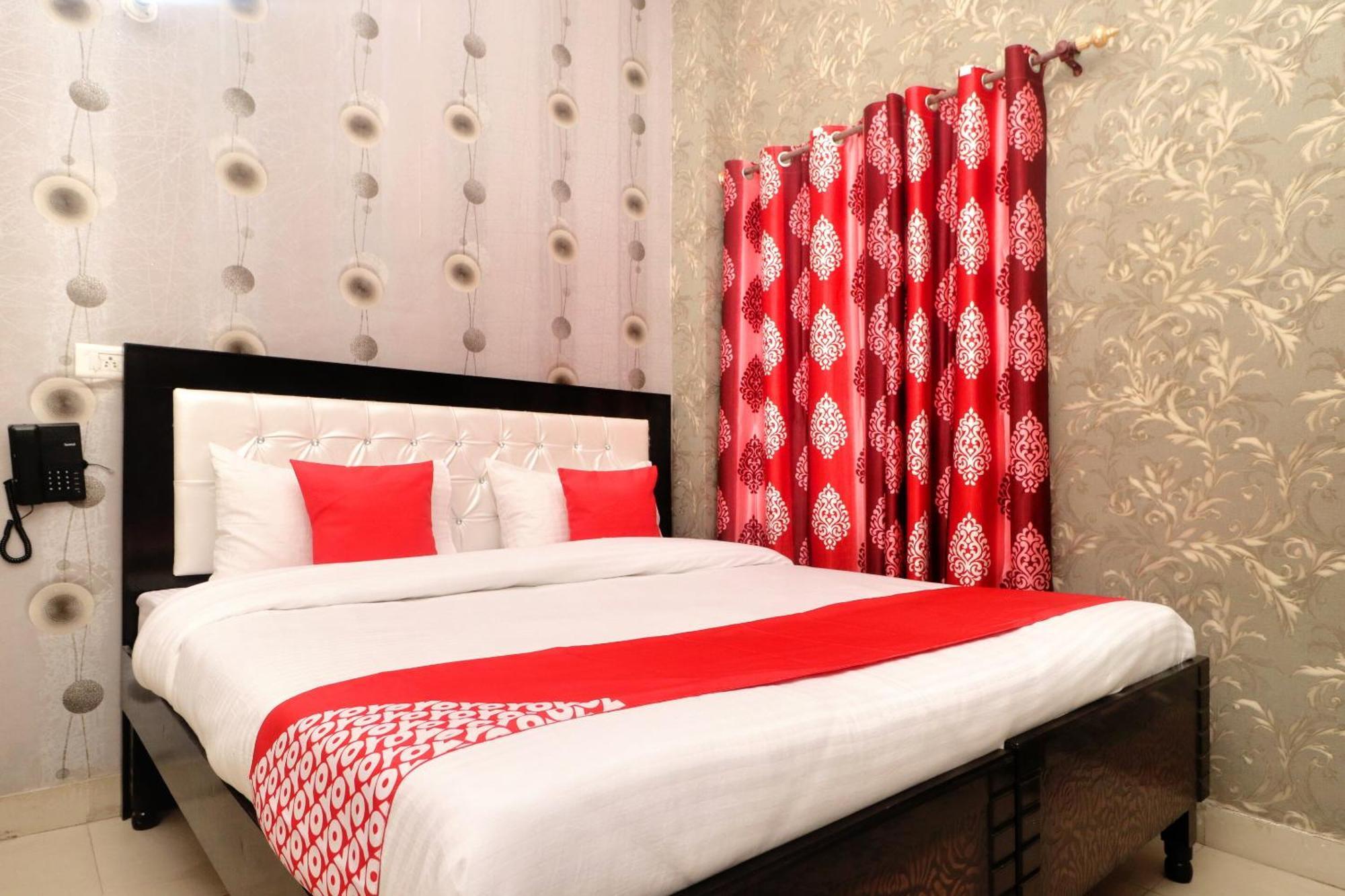 Oyo Hotel Aryan Plaza Chandigarh Exterior photo